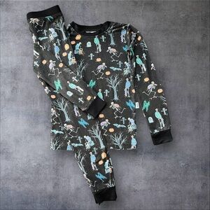Fletch Brand Skating Skellys 2 Piece Pajama Set Size 5/6